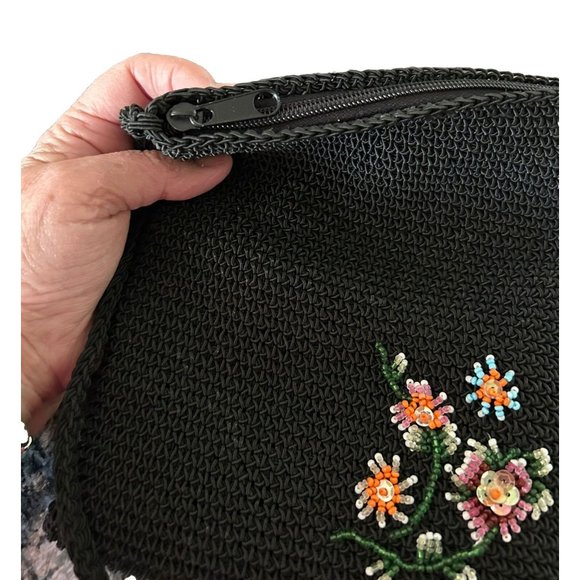 Ladies black woven Crossbody handbag w/beaded flowers on front Zip Closure - Picture 8 of 9